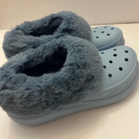 CROCS Furever Crush Clogs. - Picture 4 of 10